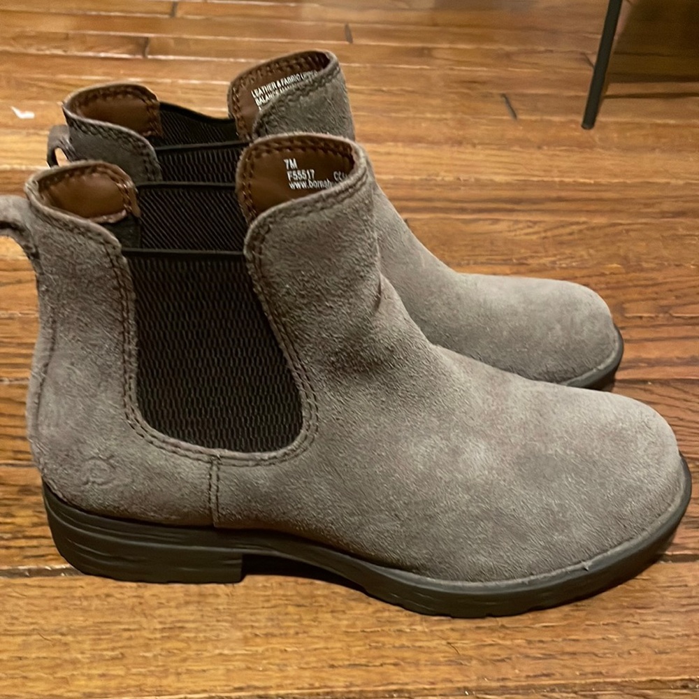 Born tan suede Chelsea boots size 7 Excellent condition